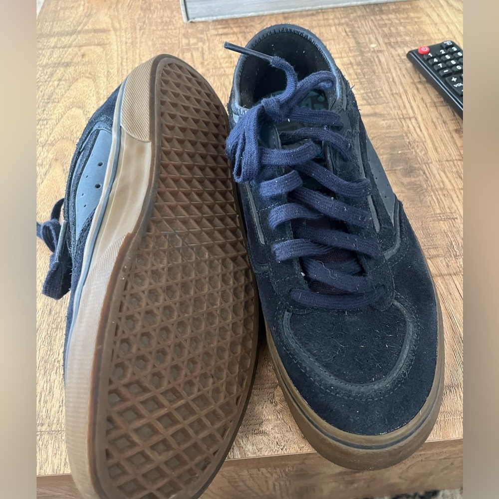 Vans ultracush lace ups navy and gum